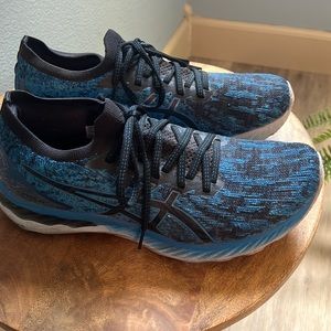 ASICS Gel Blue Nimbus 23….Mens Running Shoes Size 9…..$135 Retail